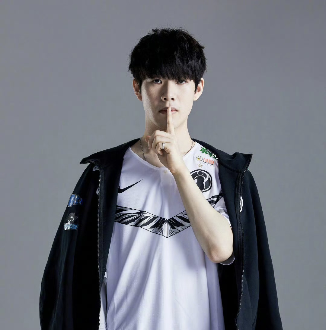 留一名门将